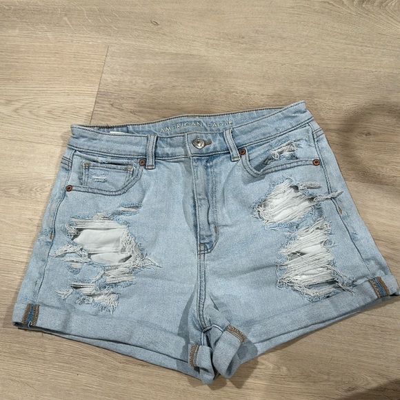 American Eagle mom Jean shorts size 8 - Picture 1 of 3